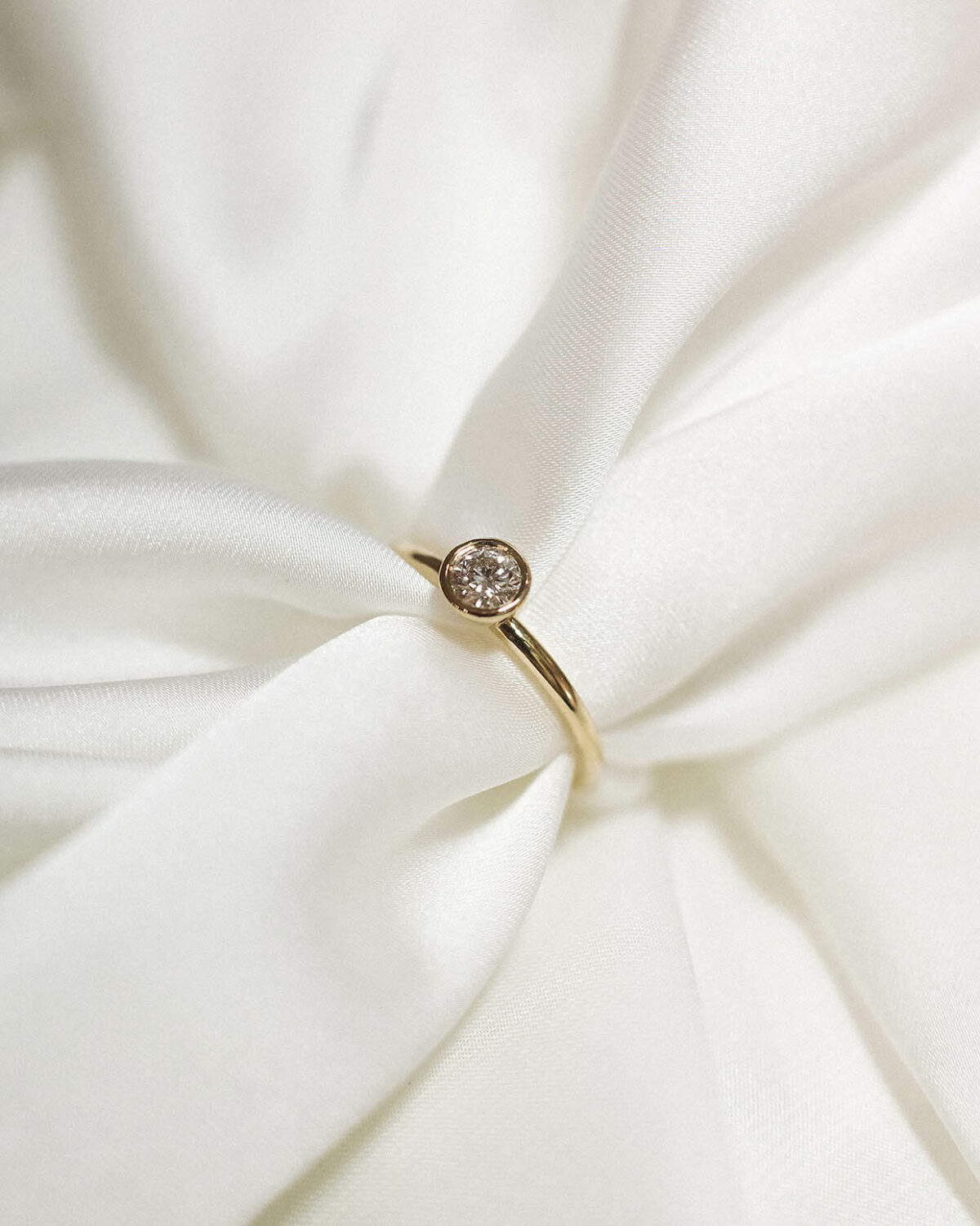 Goldcircus-Pure-Brillant-Ring-030ct-585Gelbgold