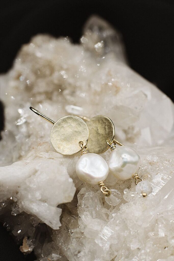 Goldcircus Perlen-Pendelohrringe in 585 Gelbgold