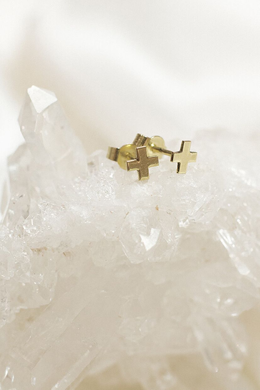 The xx Ohrstecker in 585 Gelbgold