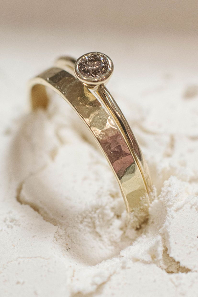 Single Brillant Ring in 585 Gelbgold, braun 0,10 ct