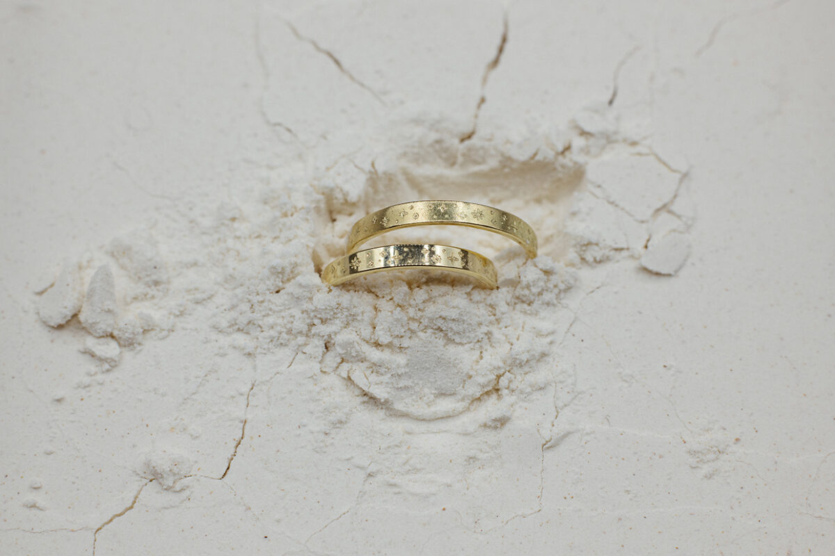 Goldcircus-Jewelry-585Gelbgold-flacher-Goldring-Sparkle-Sterne-1