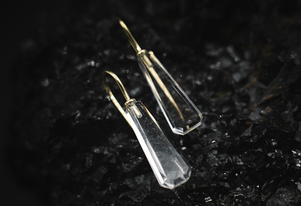 GOLDCIRCUS-Jewelry-Bergkristall-Bügelohrring
